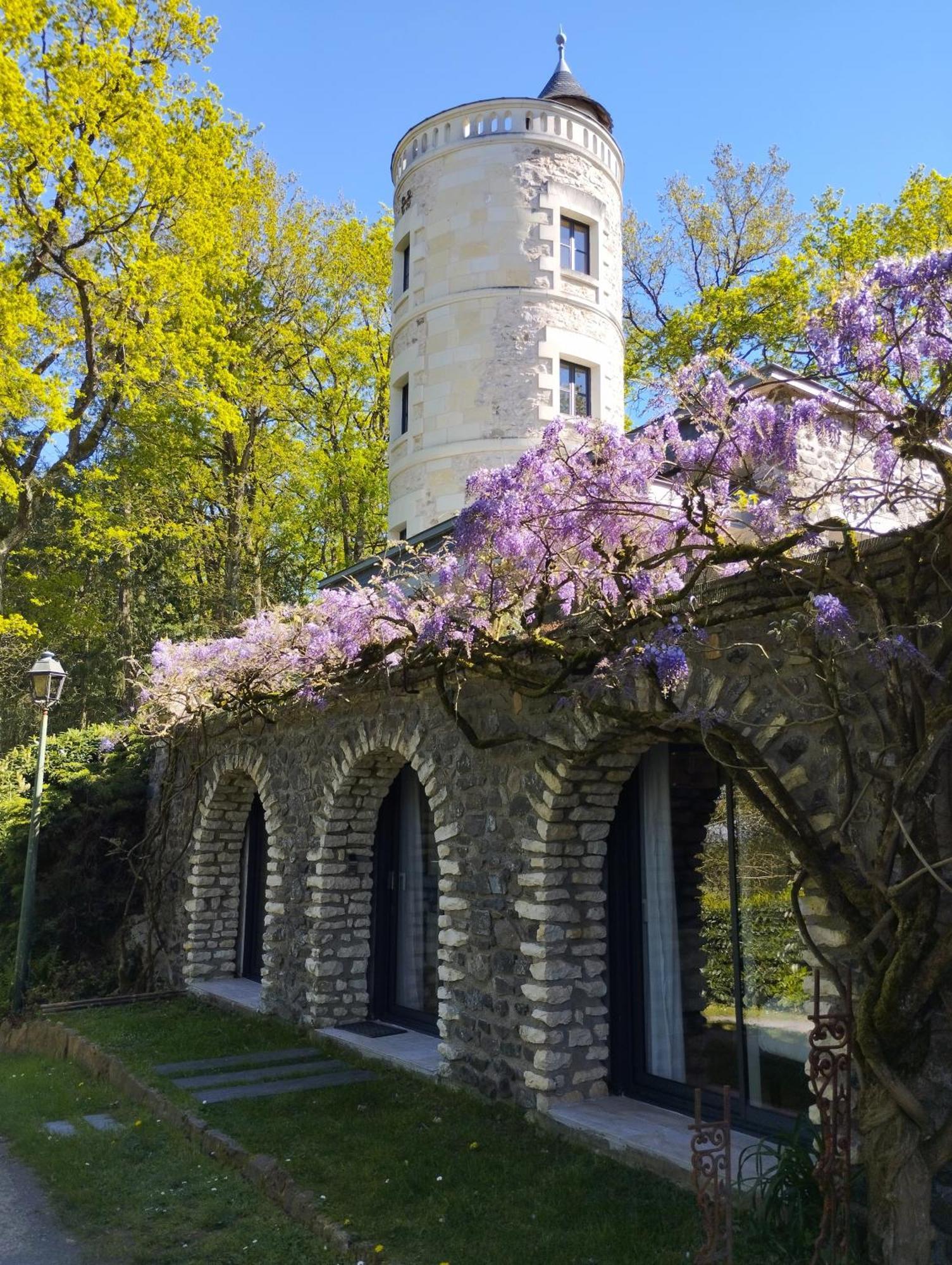 Chambres D'Hotes La Tour De Bellevue 쏘뮤흐 외부 사진